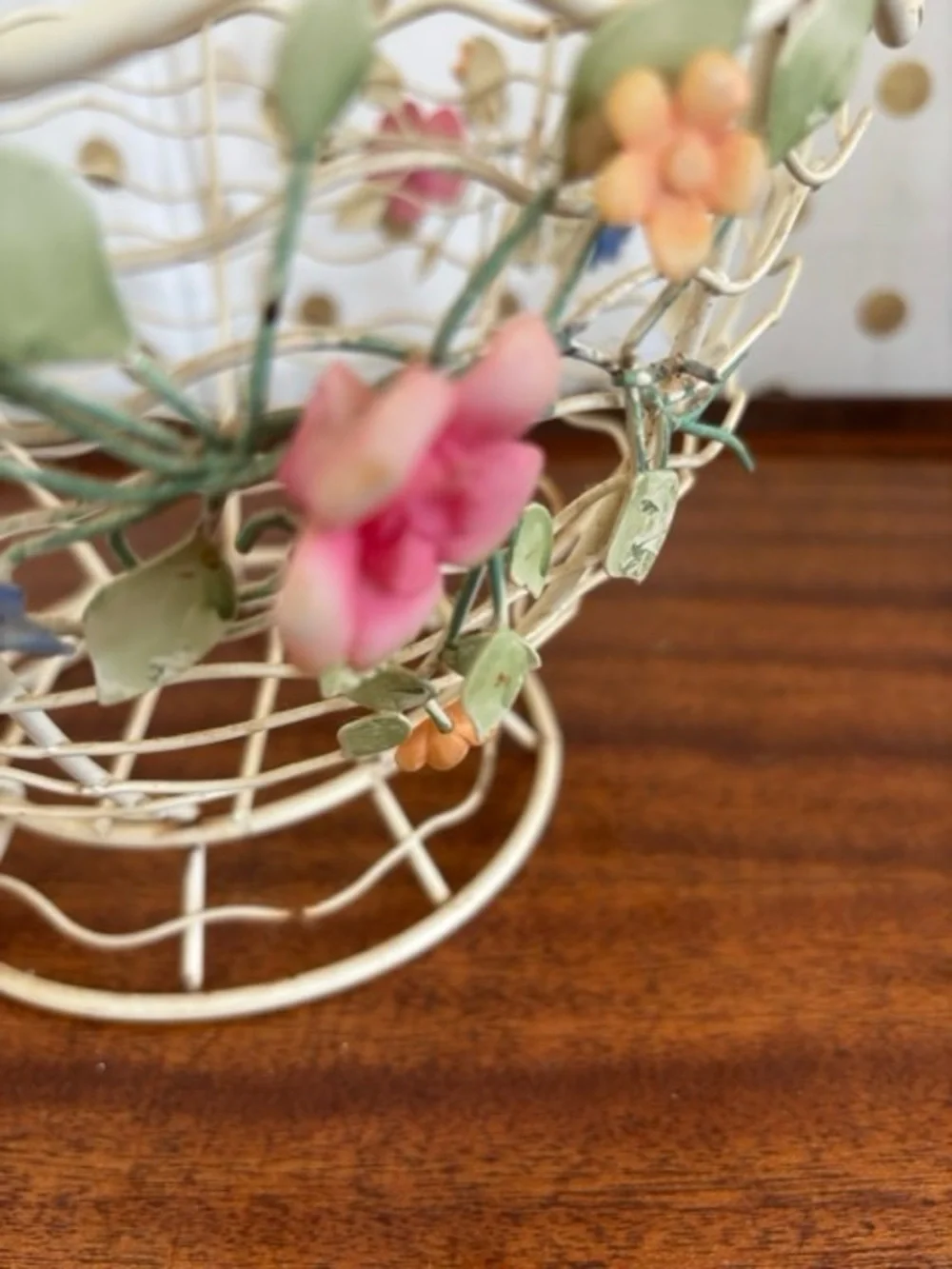 Decorative Cream Pfaltzgraff Floral Wire Fruit Bowl